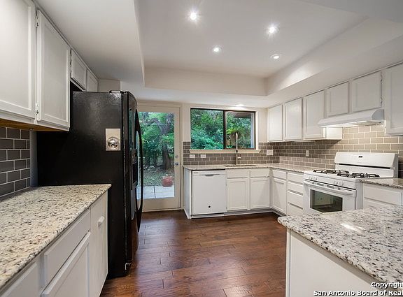 5th image of 16706 Parkstone Blvd