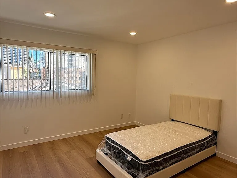 1137 N Maryland Ave #5 — Photo 20