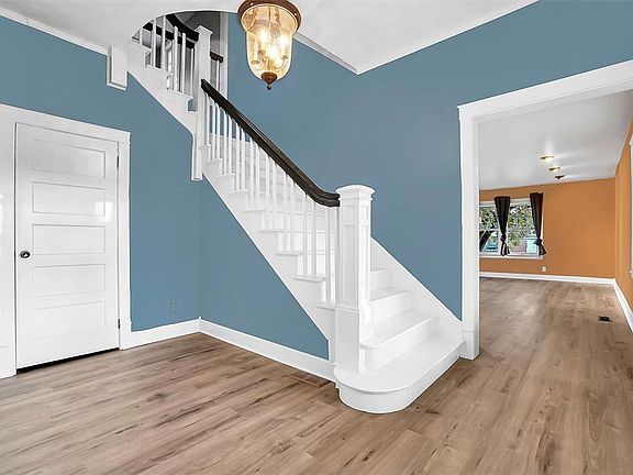 5th image of 603 N College St