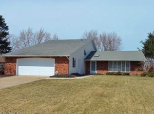 18200 Fox Hollow Dr, Strongsville, OH 44136