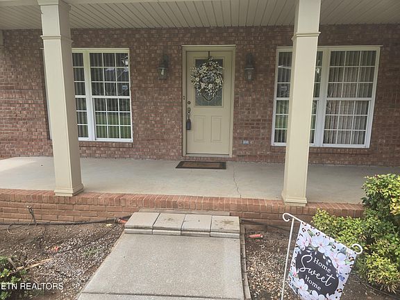 3rd image of 602 Yellow Rose Ln