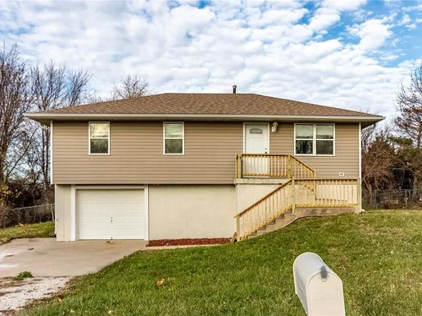 285 NW 75th Rd, Centerview, MO 64019