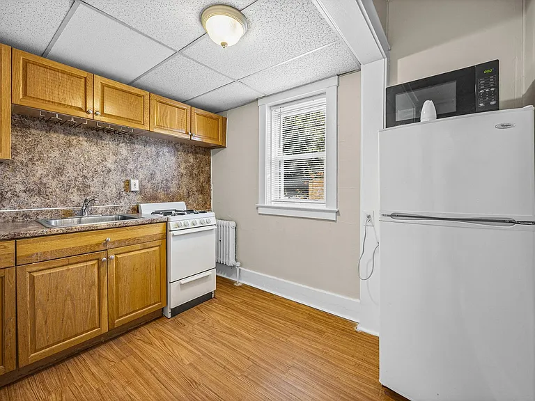 1625 East Ave — Photo 94