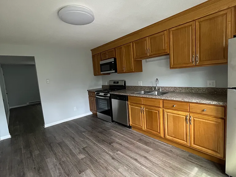 300 E Main St #1C — Photo 6