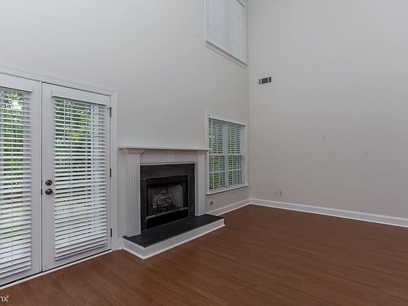 04-LivingRoom