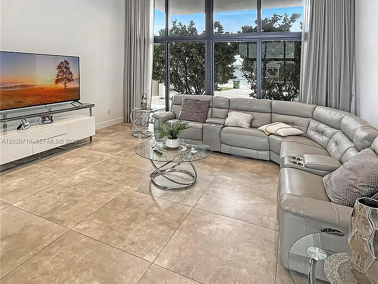 16640 Sunset Way — Photo 8