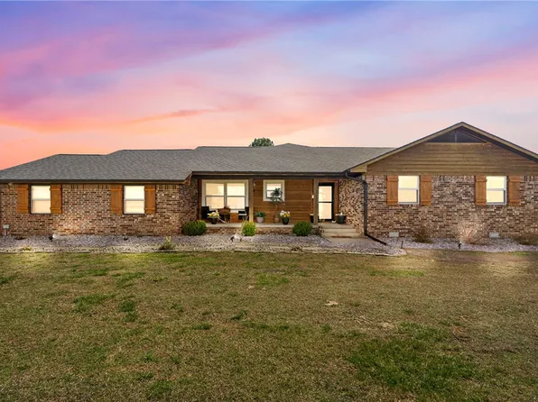 1325 W Pickens Rd, Pea Ridge, AR 72751