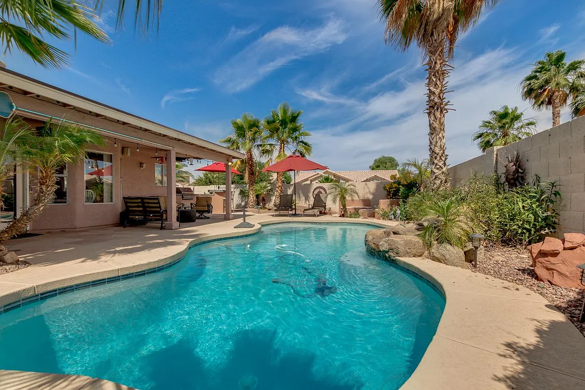 Building Photo - 8741 W Acapulco Ln