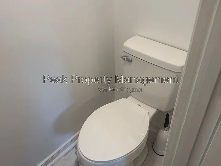 2119 Woodmont Dr — Photo 12
