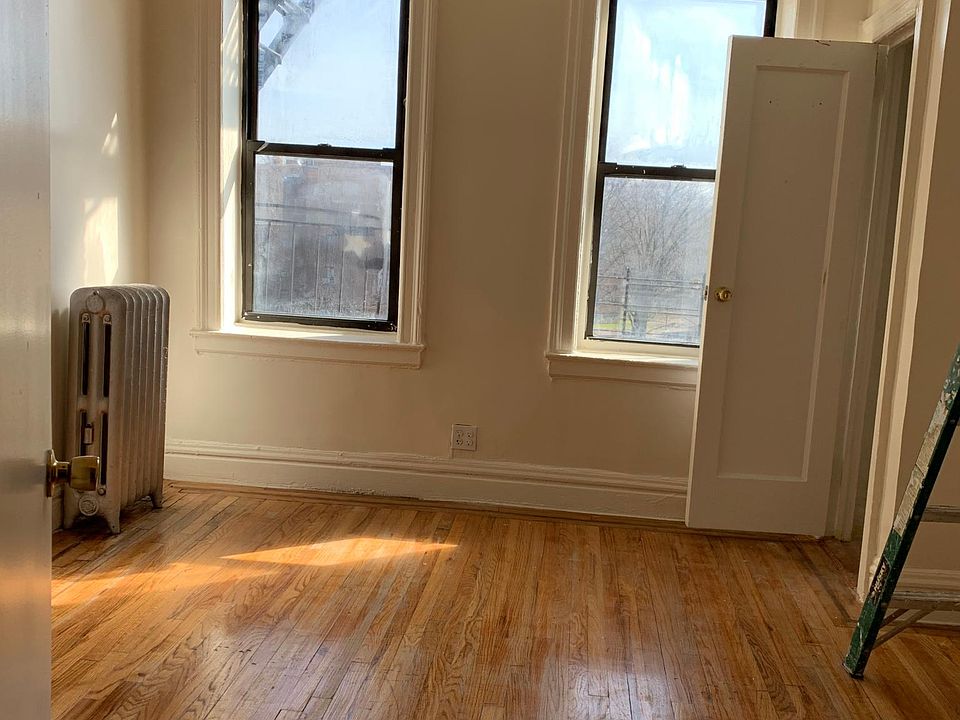 2nd image of 2428 Matthews Ave APT E2