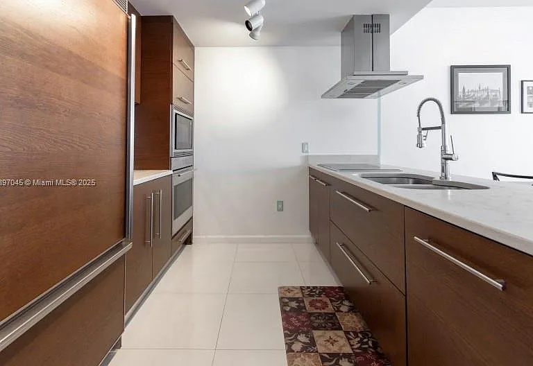 485 Brickell Ave #2606 — Photo 9