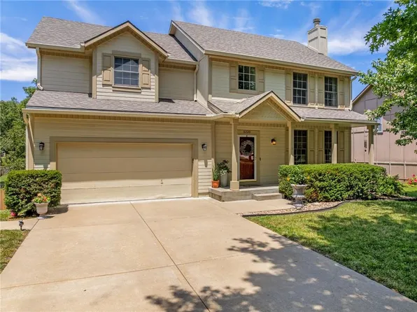 5220 McCoy St, Shawnee, KS 66226