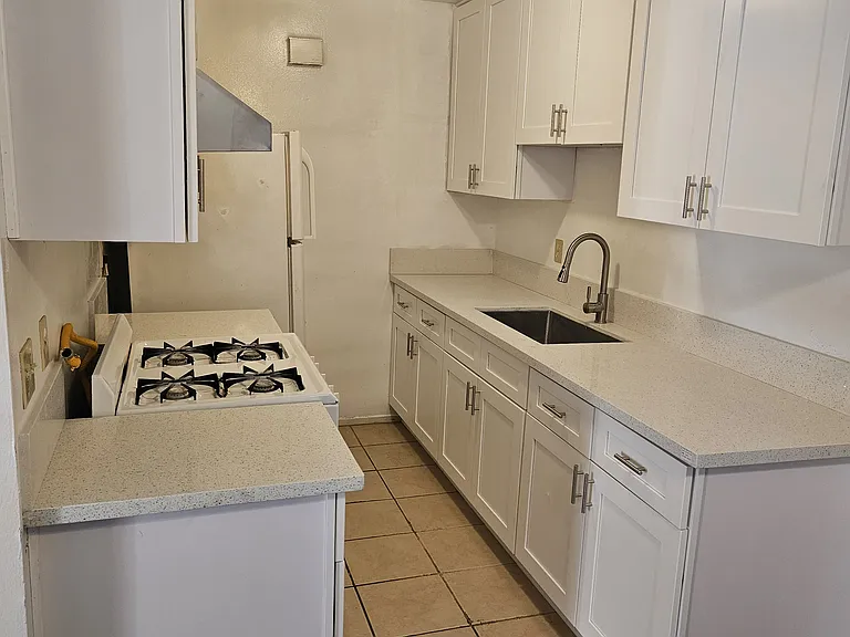 1042 W Pine St #B — Photo 1