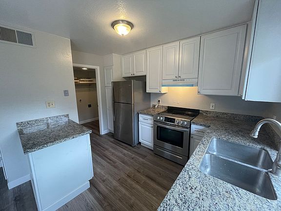 2nd image of 2257 Warfield Way Unit D