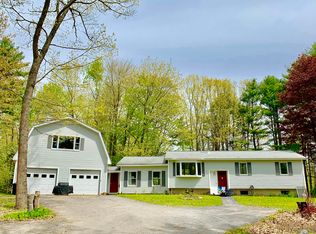 862 Levenseller Rd, Holden, ME 04429