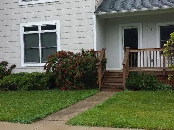 309 Putnam St, Pinckney, MI 48169