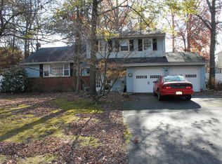 14 Gettysburg Dr, Manalapan, NJ 07726