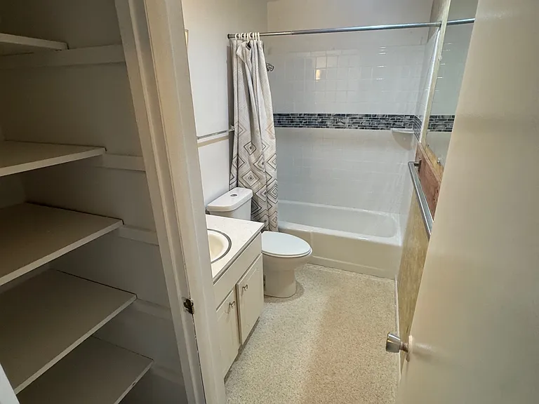 434 Valley Hi Cir #B24 — Photo 20