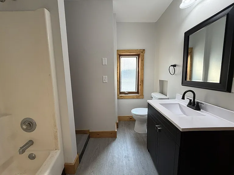 317 Earl St — Photo 12