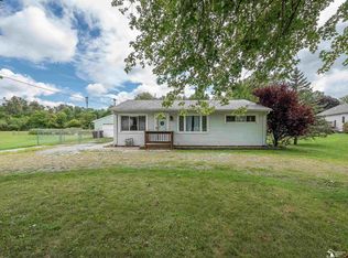 2712 Gruber Rd, Monroe, MI 48162