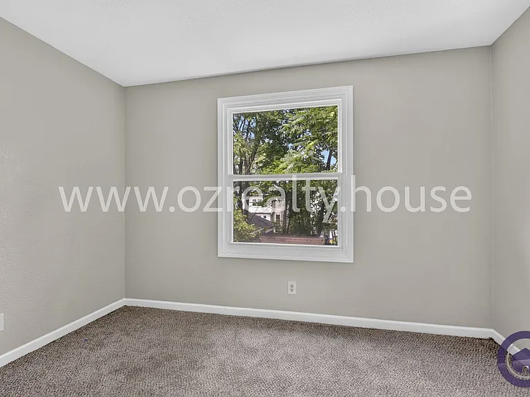 2034 Berkshire Pl — Photo 15