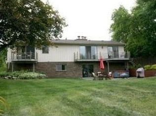 6548 Andersonville Rd, Waterford, MI 48329