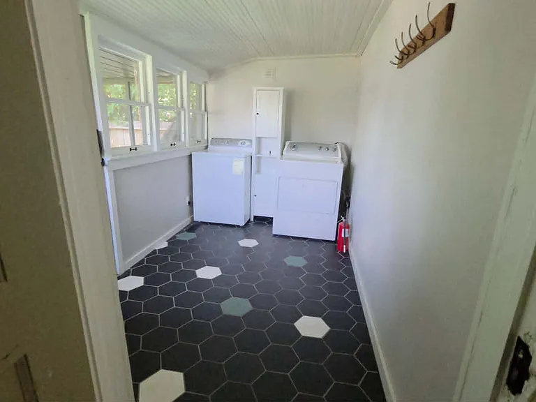 804 E Noble Ave — Photo 20