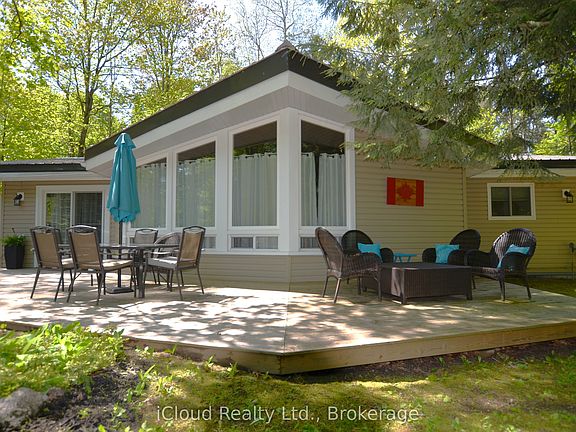 2nd image of 20 Roberval Cir