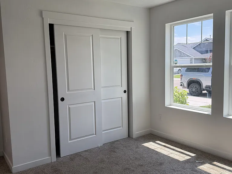 246 W Waukesha St — Photo 11