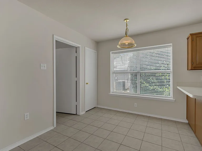2140 Teal Ct — Photo 14