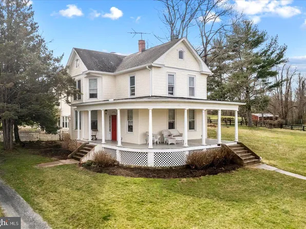 38749 Bolington Rd, Lovettsville, VA 20180