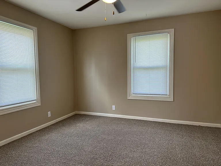 677 Greenbriar St #1 — Photo 5