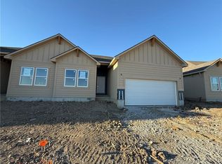 1212 SE Windbreak Dr, Lees Summit, MO 64081