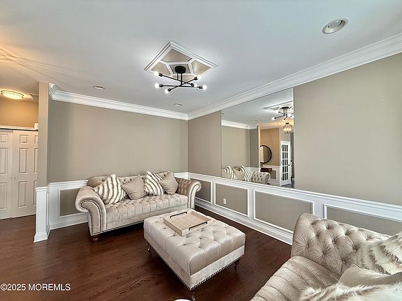 5th image of 10 Brookfield Dr #B