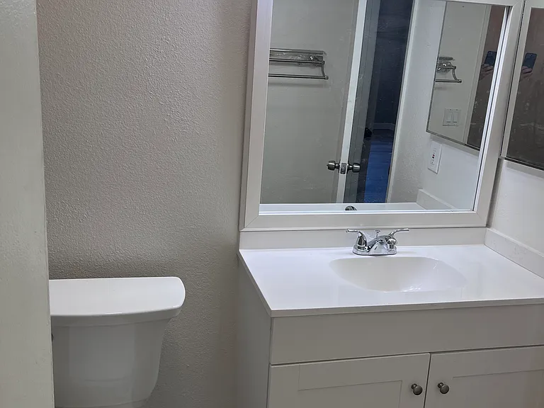 1532 E Fairfield Ct #4 — Photo 18