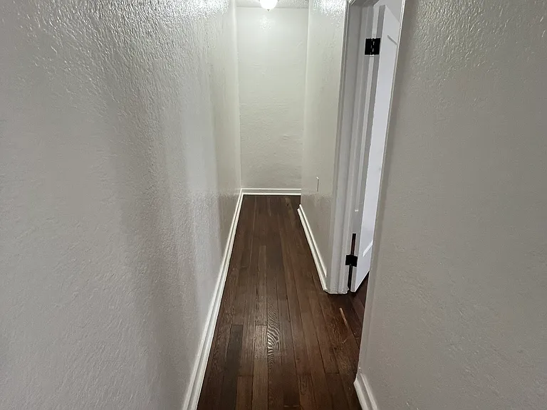1121 N Kenmore Ave #102 — Photo 7