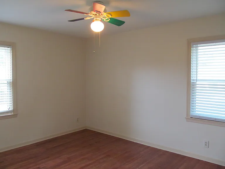 3111 Estes St — Photo 15