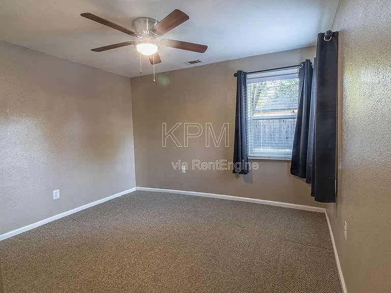 1421 Buena Vista Ave — Photo 13