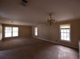 207 W Nicholson St, Del Rio, TX 78840