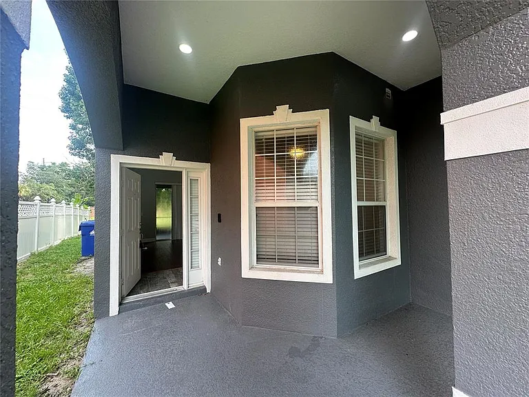 1714 Cambridge Village Ct — Photo 2