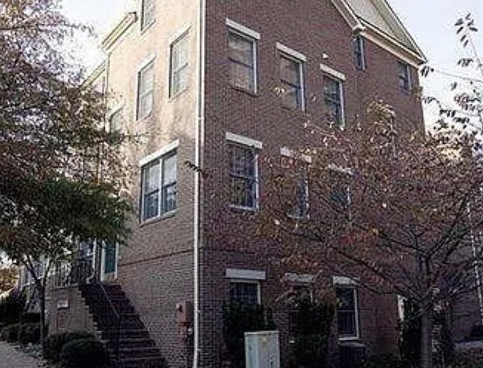 1st image of 2619 Fairfax Dr