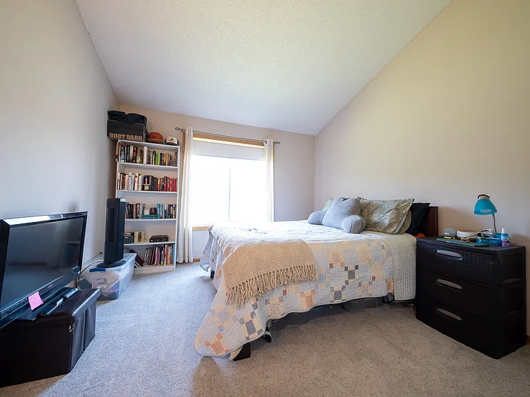 8772 Coburn Ct — Photo 11