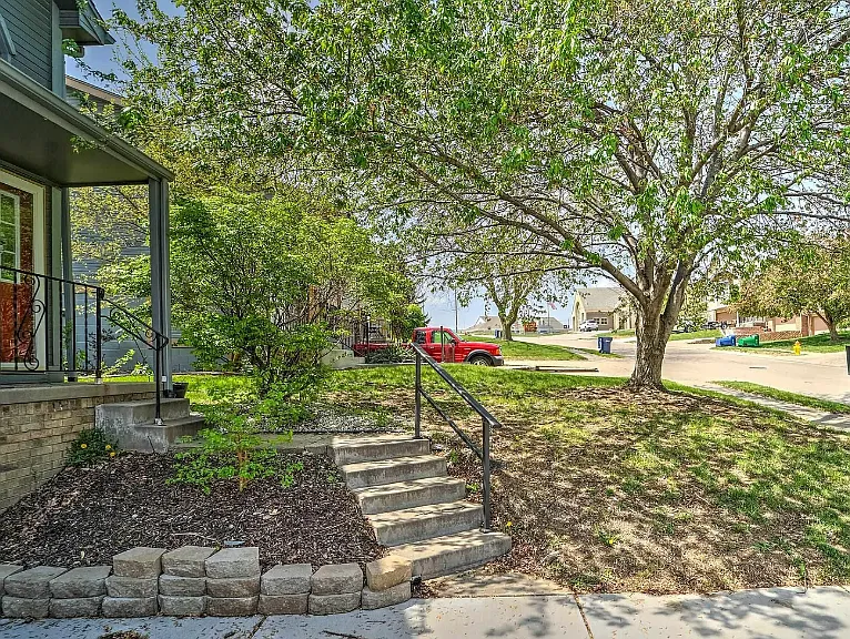 3515 Comstock Ave — Photo 3