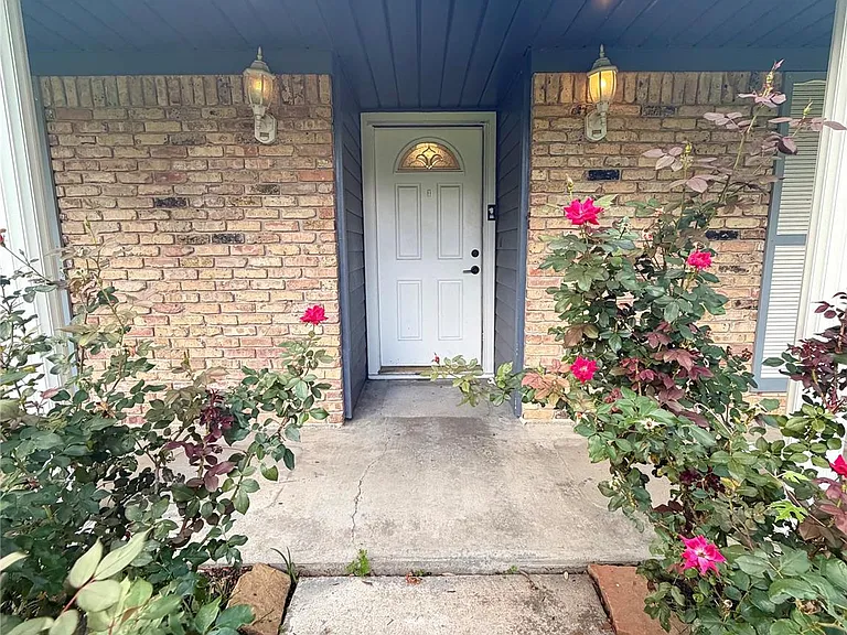 5422 Winding Way Dr — Photo 2