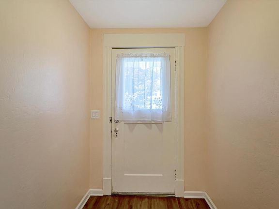 4th image of 434 Hull Ave