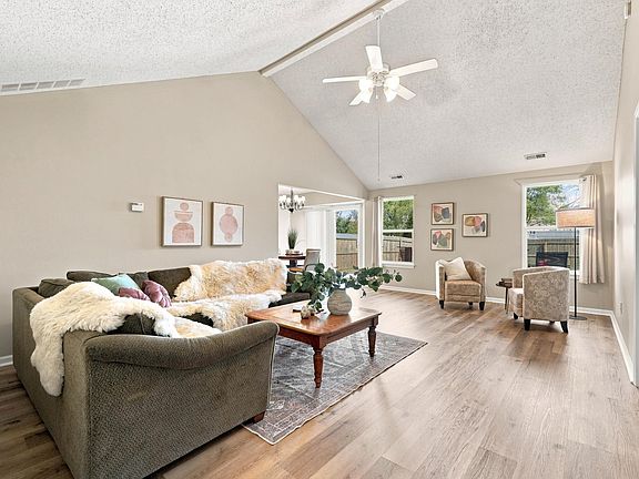 3rd image of 3218 Limerick Pl