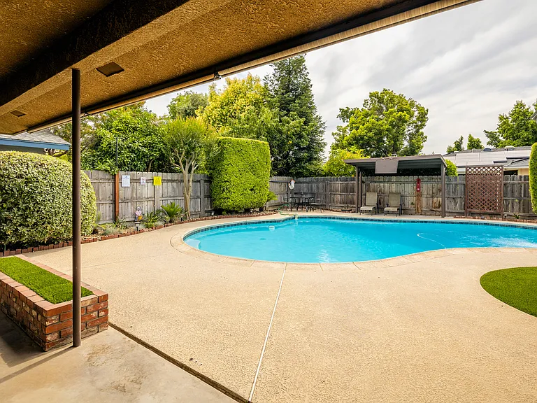 6519 N Mariposa St — Photo 20