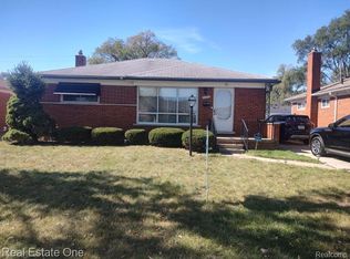 24893 Raven Ave, Eastpointe, MI 48021