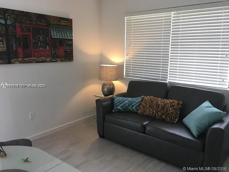 1601 Meridian Ave #110 — Photo 2