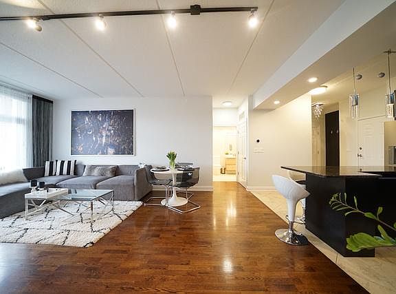 3rd image of 4330 N Neva Ave Unit 209